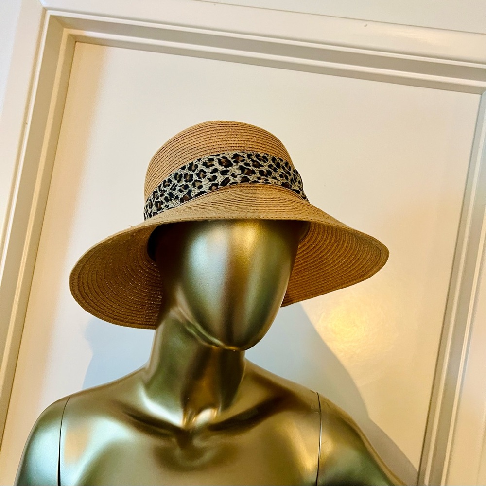 Brand New Women’s Tan Paper Straw Hat With Leopard Print Bow